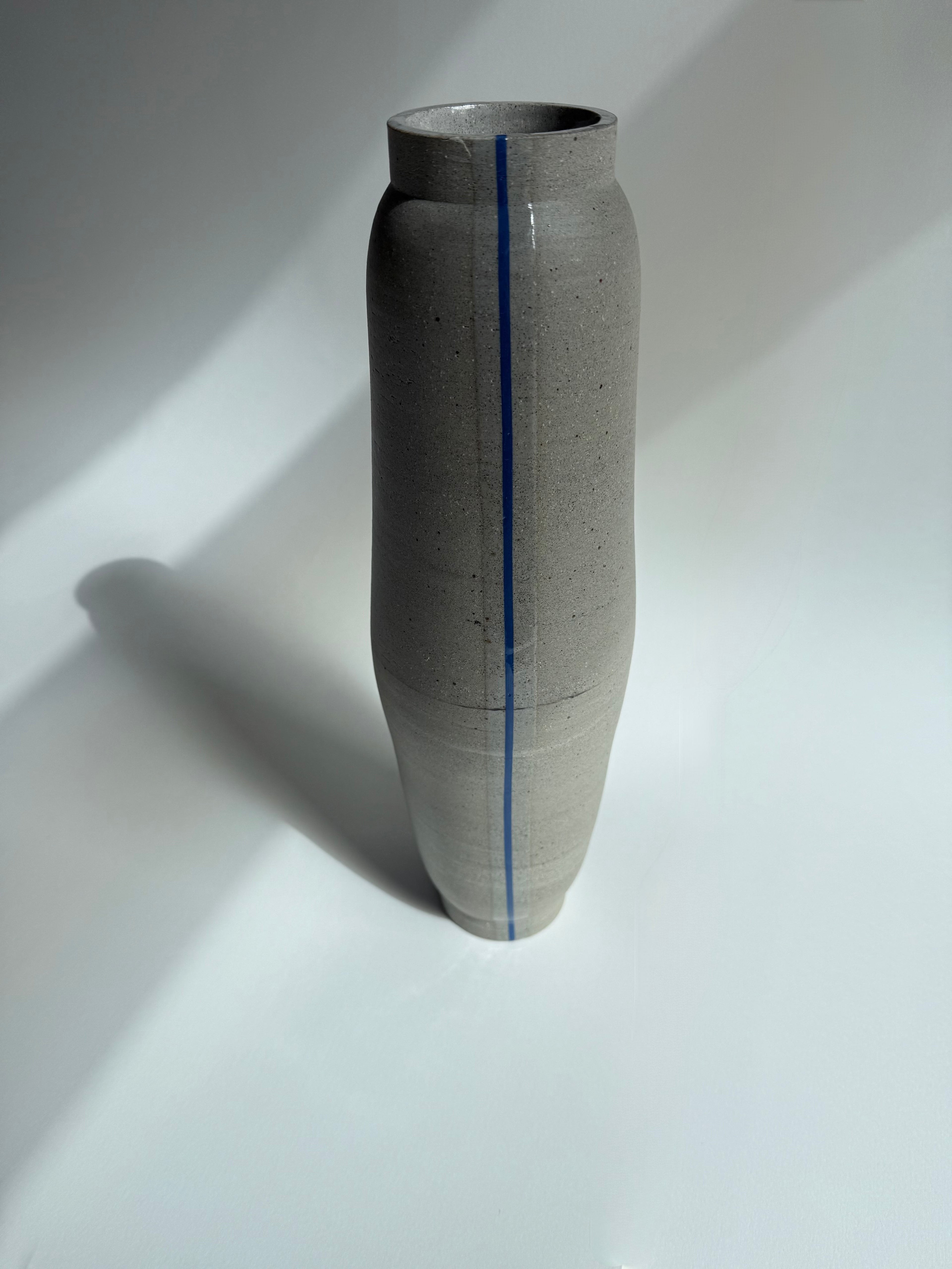 Tall Vase - One Line